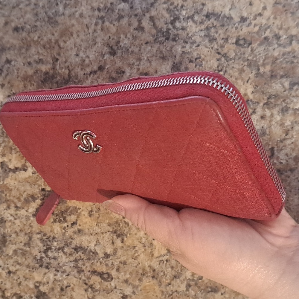 Authentic Chanel Red Quilted Zippy Wallet - Picture 9 of 11